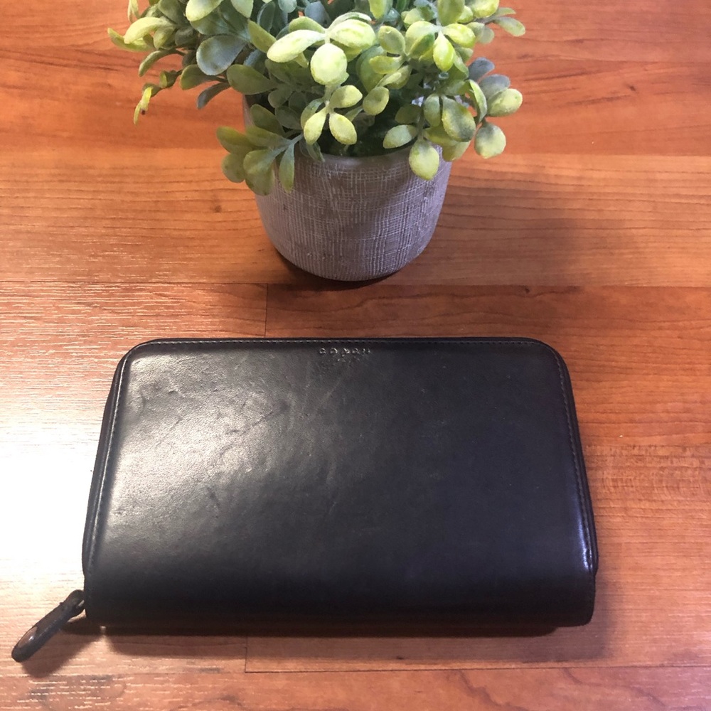 🖤COACH🖤EUC🖤ORGANIZER PASSPORT WALLET 🖤NWOT 🖤EVERYTHING YOU NEED &📱!!🖤